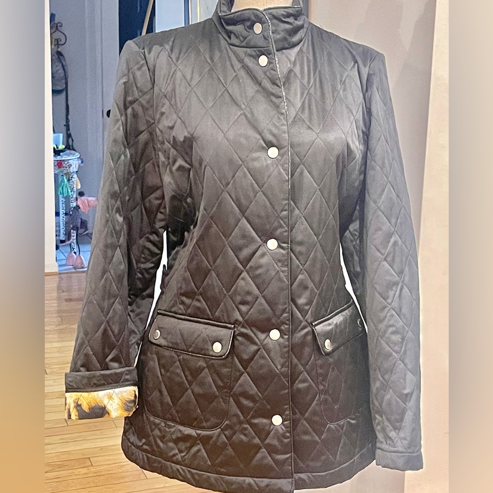 Dana Buchman quilted black snap front jacket!